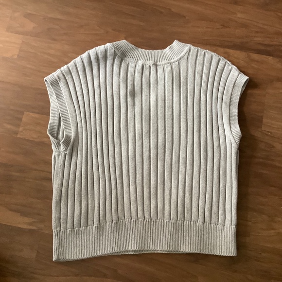 Gap grey blue knit sweater vest - Picture 2 of 6